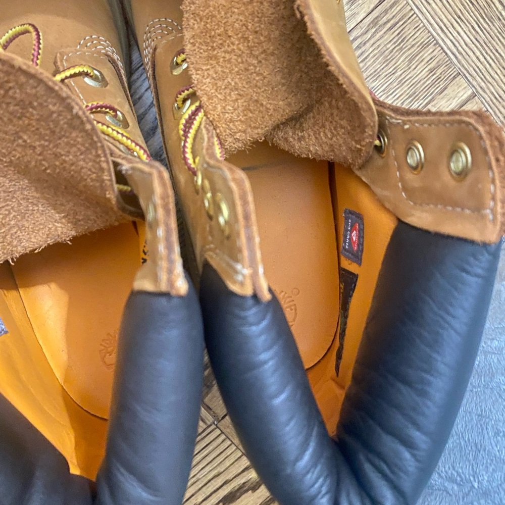 Classic Timberland Boots Heart Design - Picture 15 of 15